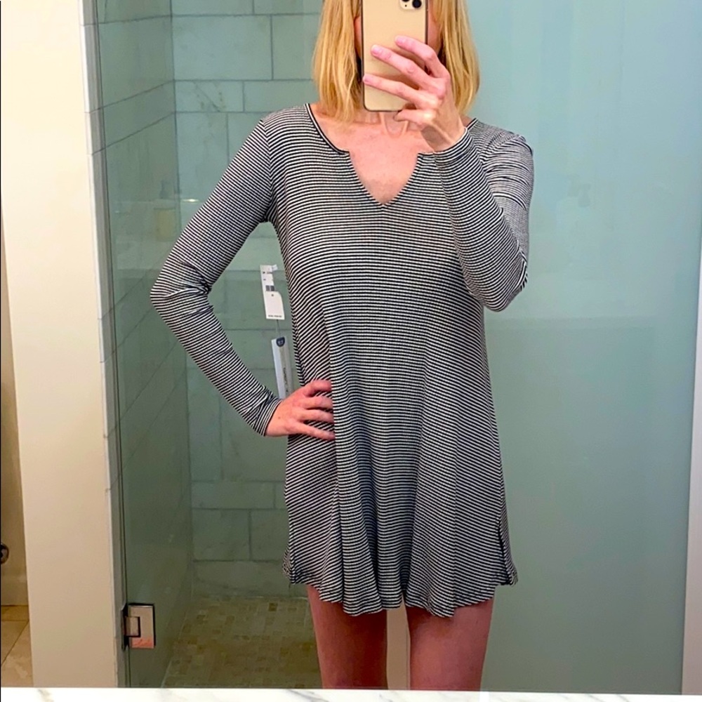 NWT Adorable ONeill long sleeve dress